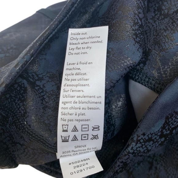 NWT SPANX Reptile 7/8 High Waist Workout Leggings In Navy Reptile Size Small - Picture 8 of 10
